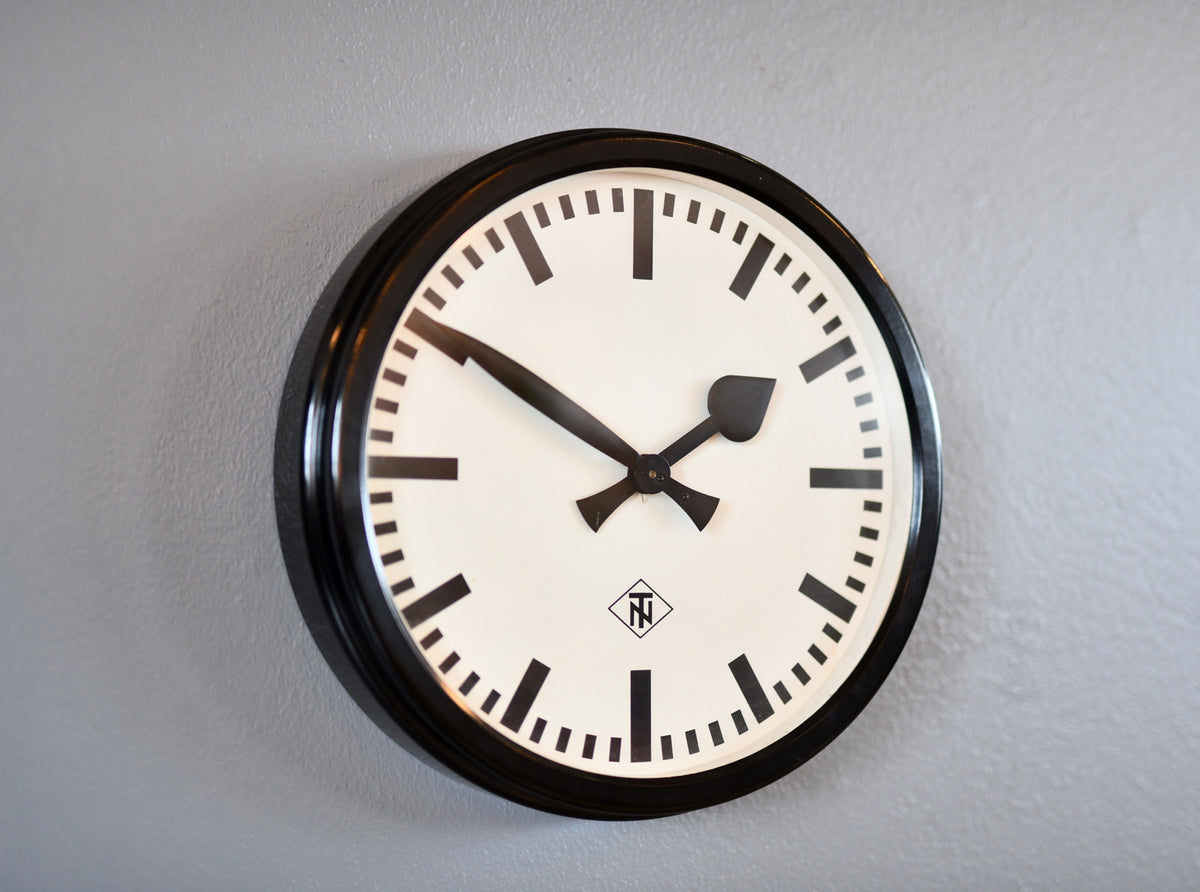 Bakelite Clock By TN Circa 1940s – Otto's Antiques